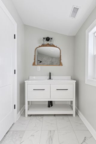 1421 Loretta Avenue, Joliet, IL 60436