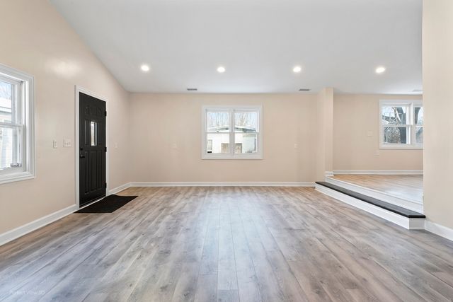 1421 Loretta Avenue, Joliet, IL 60436