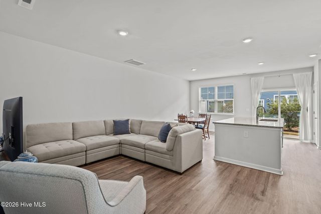 6660 Lemon Lane, Wilmington, NC 28412