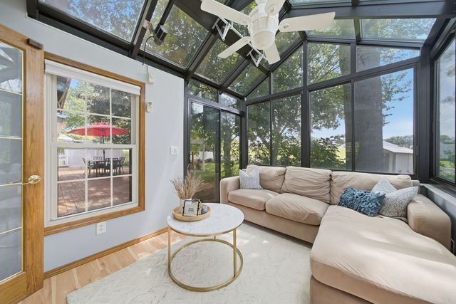 1907 Jeanette Avenue, St. Charles, IL 60174
