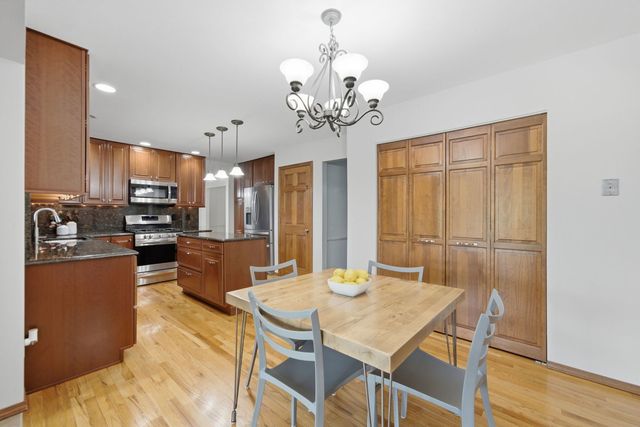 1907 Jeanette Avenue, St. Charles, IL 60174