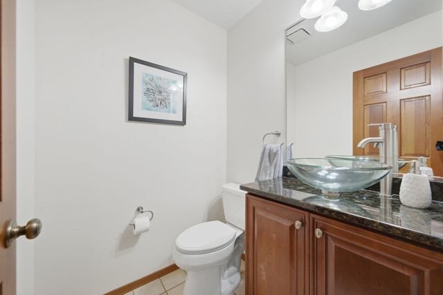 1907 Jeanette Avenue, St. Charles, IL 60174