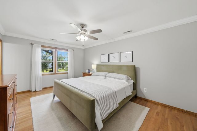 1907 Jeanette Avenue, St. Charles, IL 60174