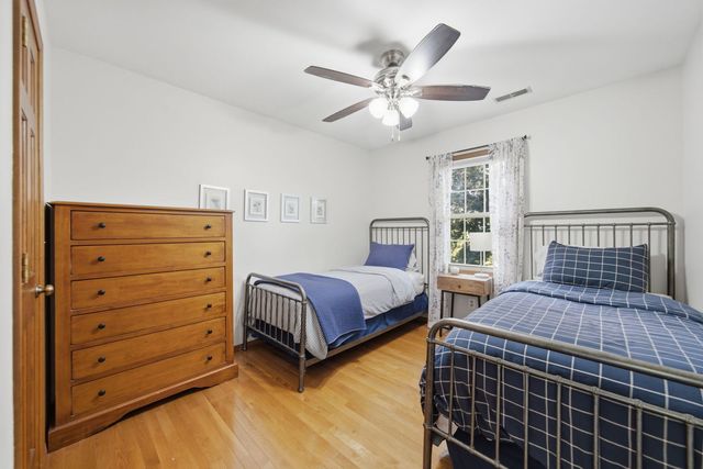 1907 Jeanette Avenue, St. Charles, IL 60174