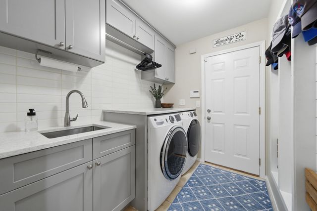 1907 Jeanette Avenue, St. Charles, IL 60174