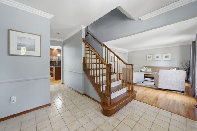 1907 Jeanette Avenue, St. Charles, IL 60174