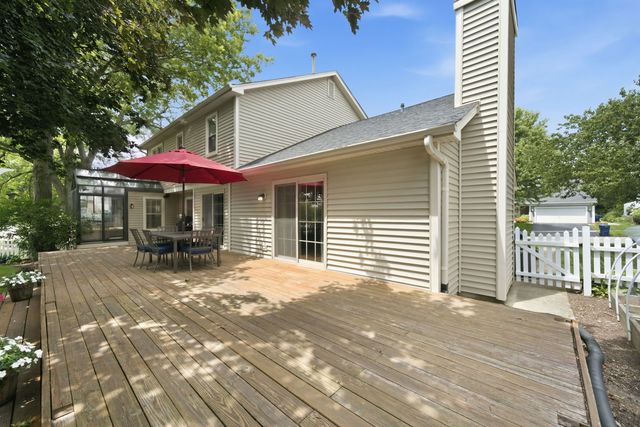 1907 Jeanette Avenue, St. Charles, IL 60174