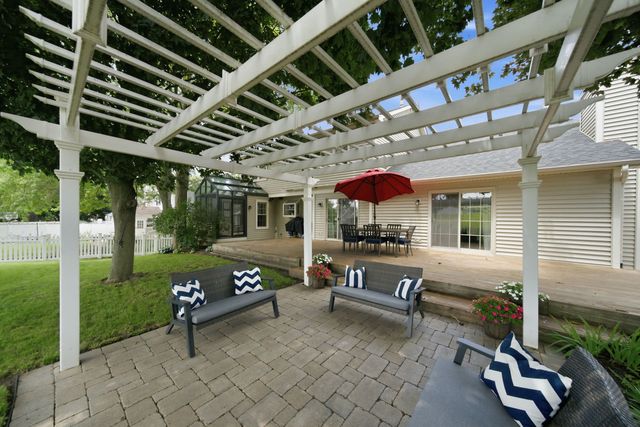 1907 Jeanette Avenue, St. Charles, IL 60174