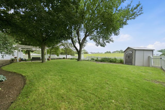 1907 Jeanette Avenue, St. Charles, IL 60174