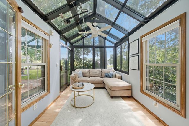 1907 Jeanette Avenue, St. Charles, IL 60174
