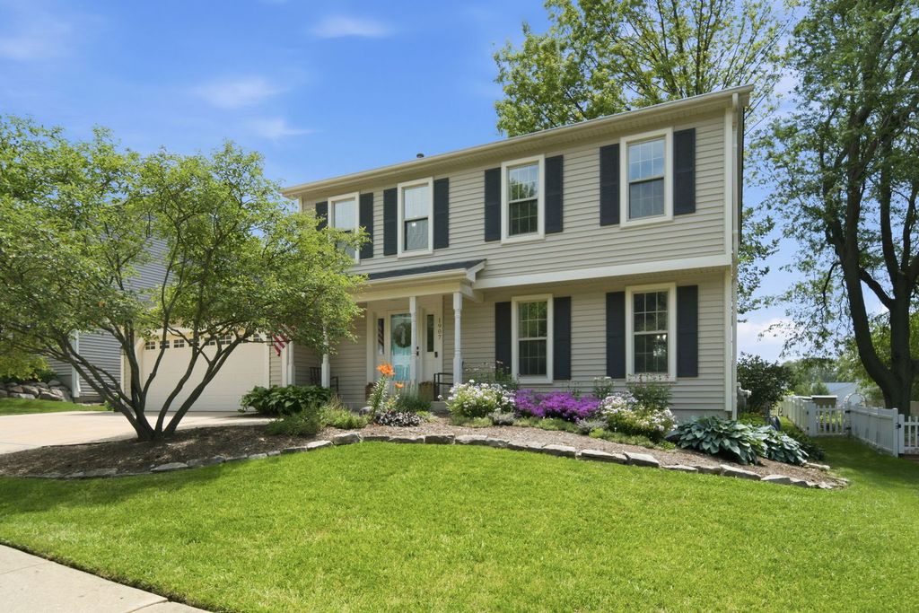 1907 Jeanette Avenue, St. Charles, IL 60174