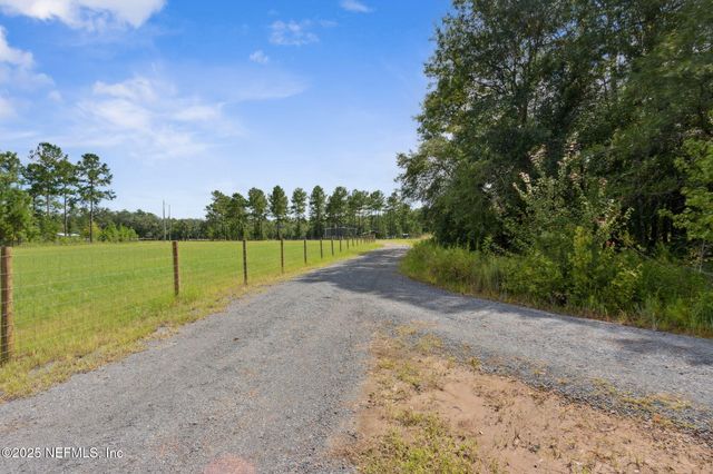 47333 TURKEY TOWN Lane, Hilliard, FL 32046