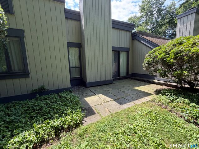883 Heritage Village C, Southbury, CT 06488