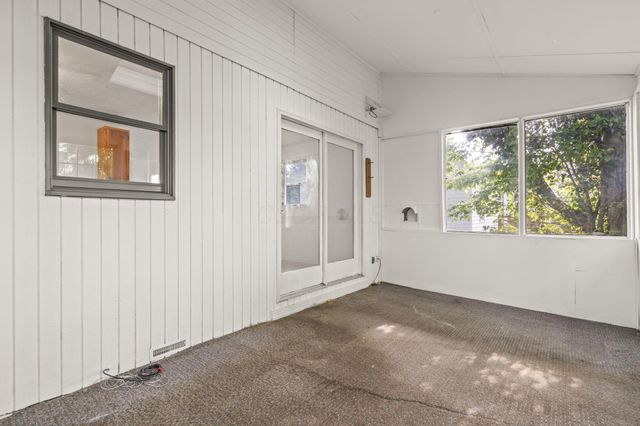 989 Davis Avenue, Newark, OH 43055