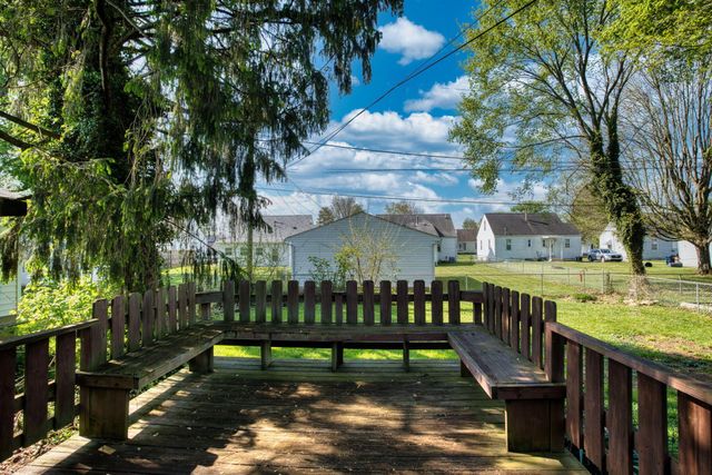 989 Davis Avenue, Newark, OH 43055