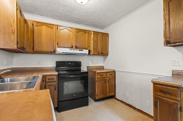 989 Davis Avenue, Newark, OH 43055