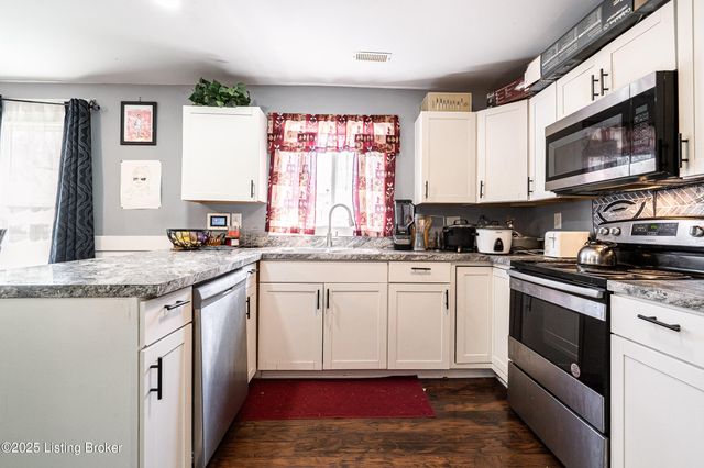 4906 Graston Ave, Louisville, KY 40216