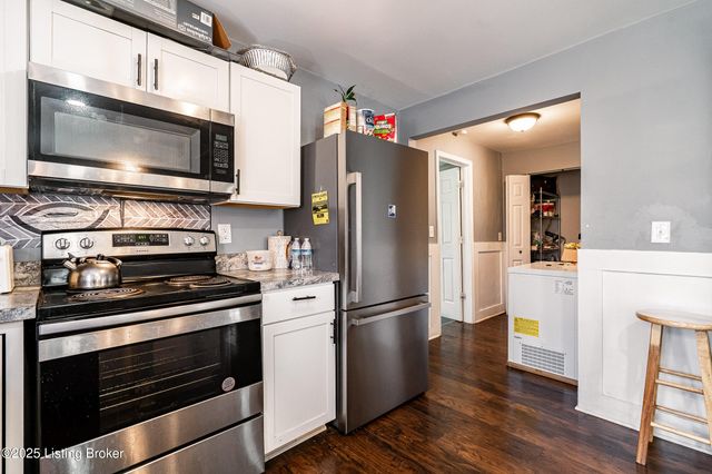 4906 Graston Ave, Louisville, KY 40216