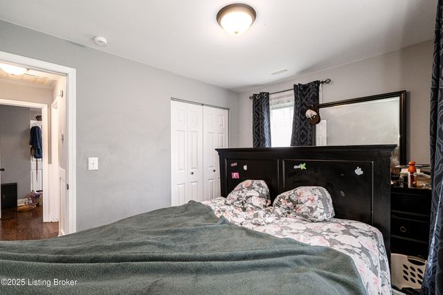 4906 Graston Ave, Louisville, KY 40216