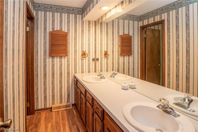 60 Picadilly Court 7A, Kent, OH 44240
