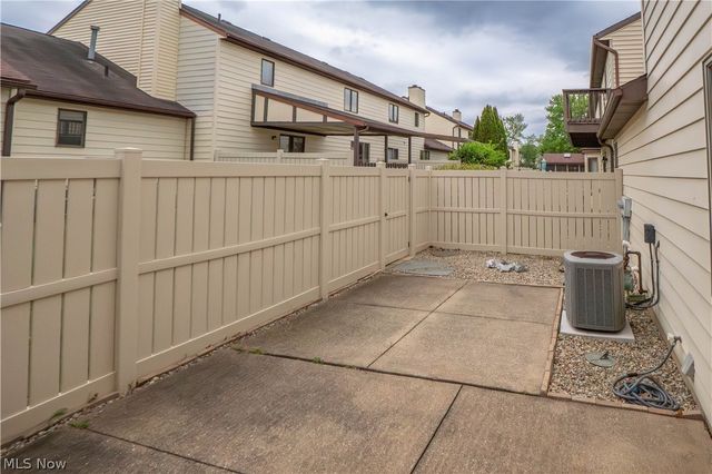 60 Picadilly Court 7A, Kent, OH 44240