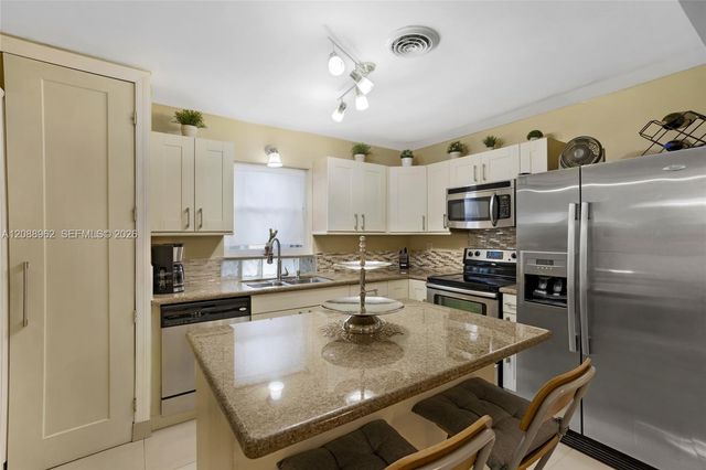 304 SW 68th Avenue, Pembroke Pines, FL 33023