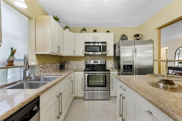 304 SW 68th Avenue, Pembroke Pines, FL 33023