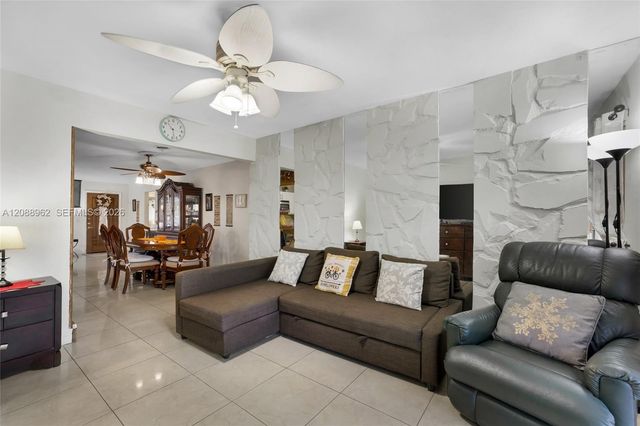 304 SW 68th Avenue, Pembroke Pines, FL 33023