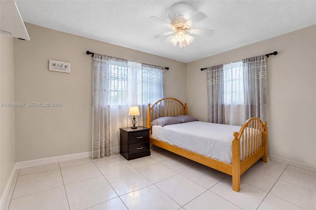 304 SW 68th Avenue, Pembroke Pines, FL 33023