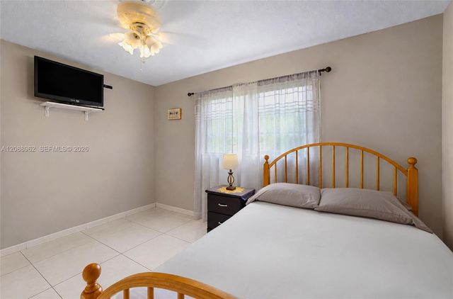 304 SW 68th Avenue, Pembroke Pines, FL 33023