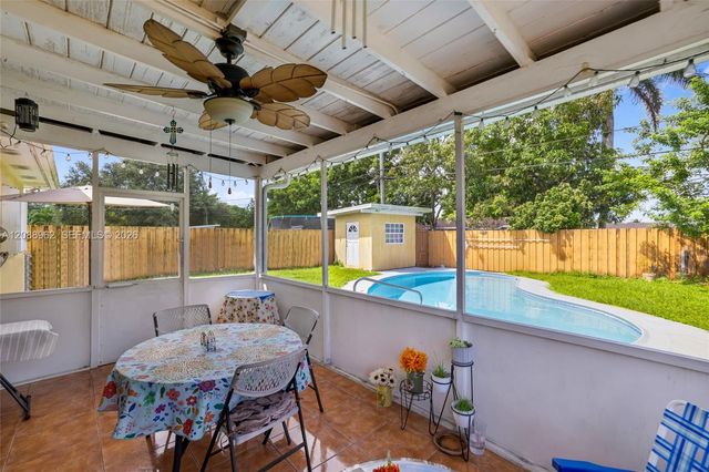 304 SW 68th Avenue, Pembroke Pines, FL 33023