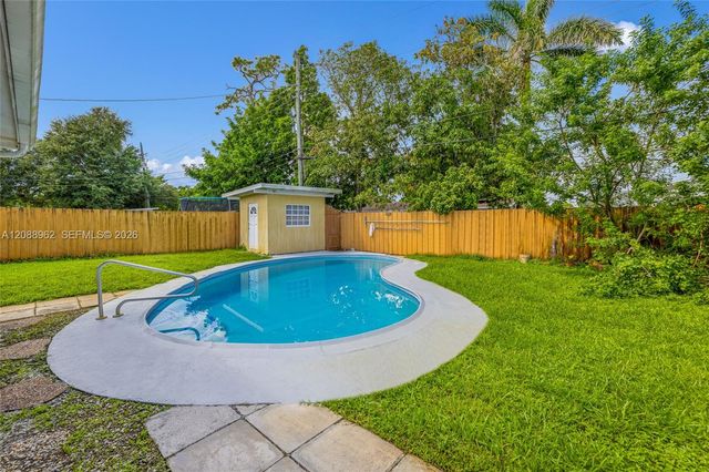 304 SW 68th Avenue, Pembroke Pines, FL 33023
