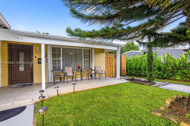 304 SW 68th Avenue, Pembroke Pines, FL 33023