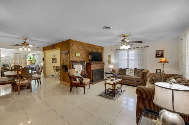 304 SW 68th Avenue, Pembroke Pines, FL 33023