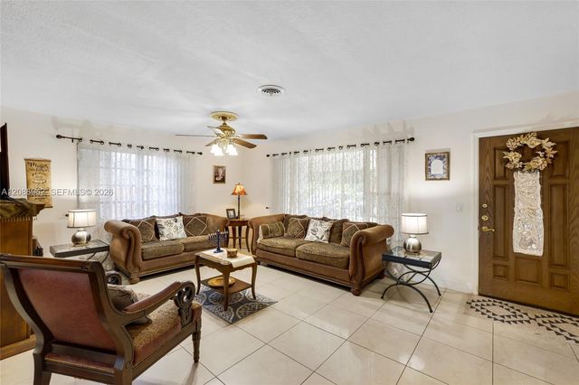 304 SW 68th Avenue, Pembroke Pines, FL 33023