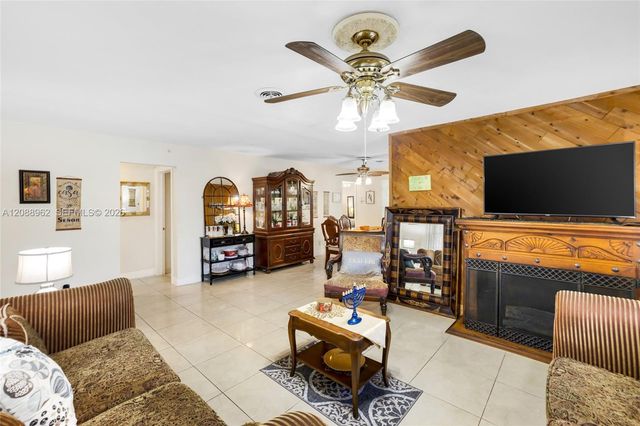 304 SW 68th Avenue, Pembroke Pines, FL 33023