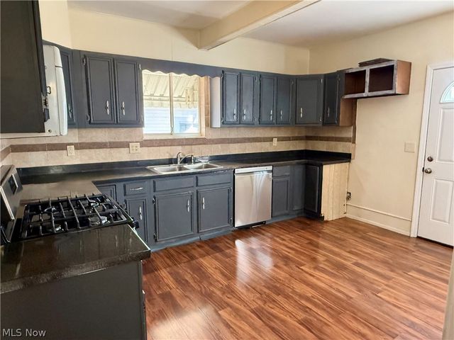 1206 W Virginia Avenue, Parkersburg, WV 26104