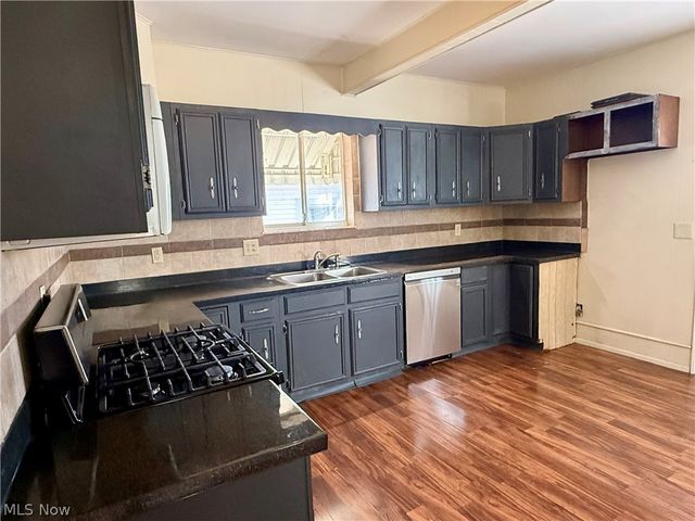 1206 W Virginia Avenue, Parkersburg, WV 26104