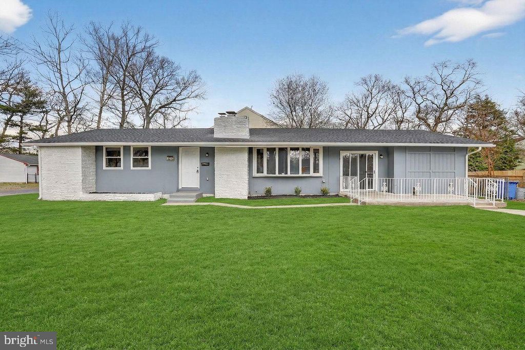 1102 EVERGREEN BLVD, Browns Mills, NJ 08015