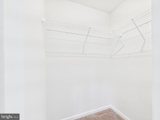 8 HOWARD CIR, Fredericksburg, VA 22405