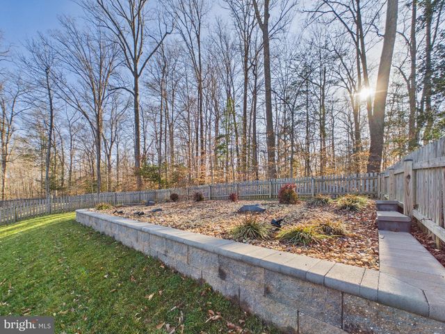 8 HOWARD CIR, Fredericksburg, VA 22405