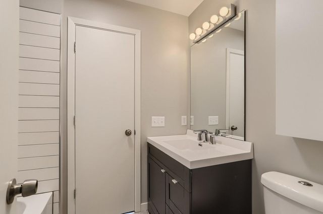 1318 Boardwalk Place, Minneapolis, MN 55411