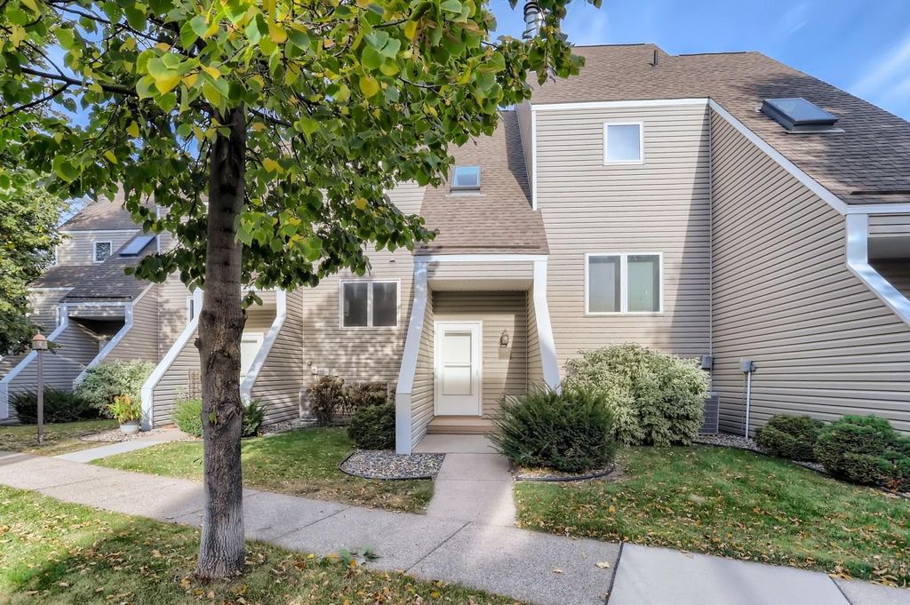 1318 Boardwalk Place, Minneapolis, MN 55411