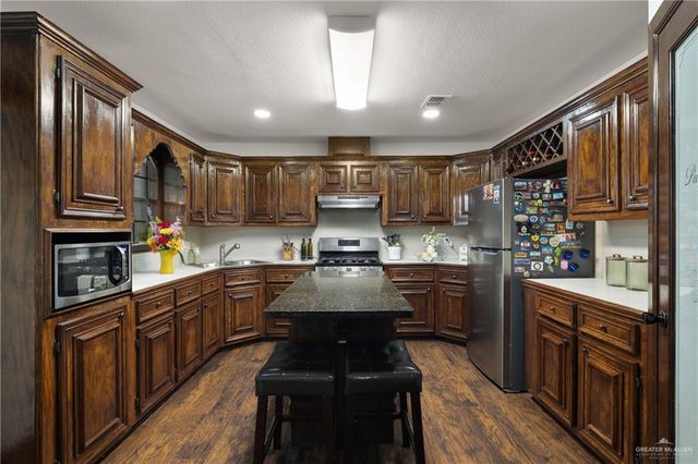 110 S Penitas Avenue, La Joya, TX 78560