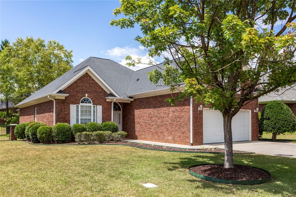 202 Steepleton Way, Seneca, SC 29672