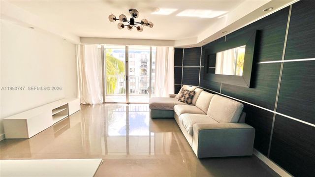 1700 NW N River Dr 404, Miami, FL 33125