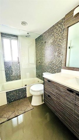 1700 NW N River Dr 404, Miami, FL 33125