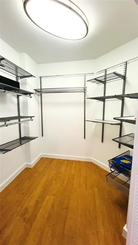 1700 NW N River Dr 404, Miami, FL 33125