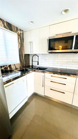 1700 NW N River Dr 404, Miami, FL 33125