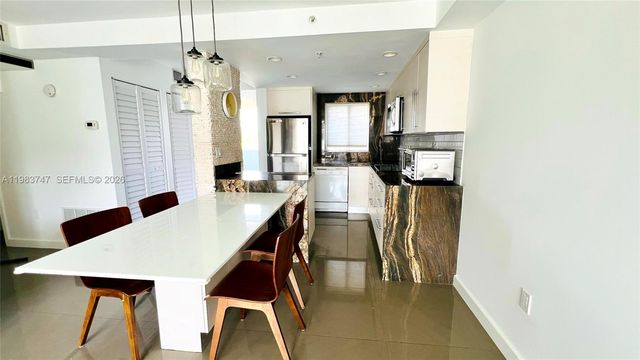 1700 NW N River Dr 404, Miami, FL 33125